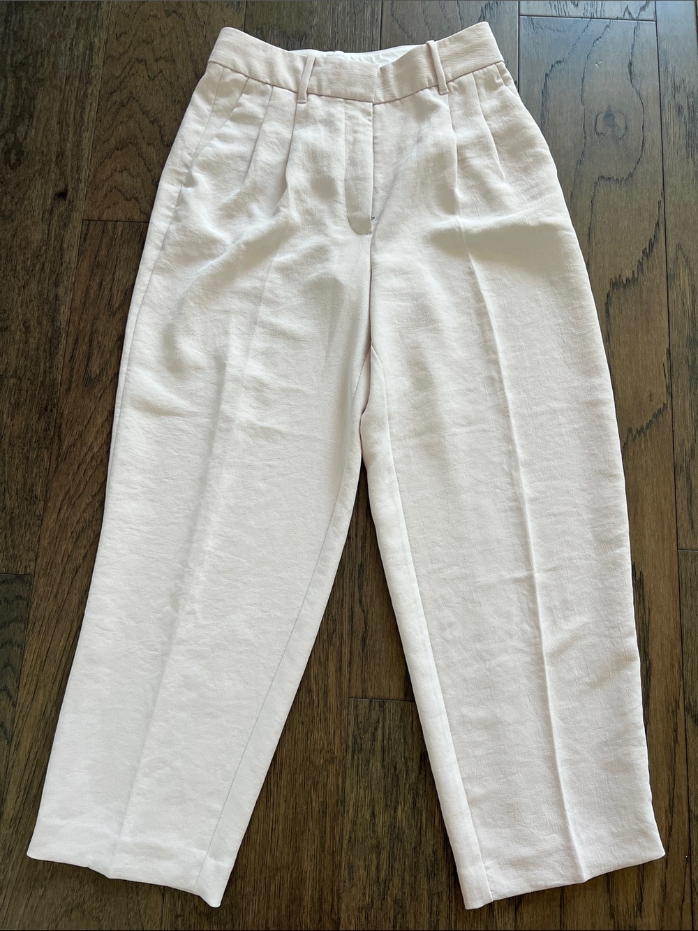 Aritzia Wilfred Carrot Pant Crepette Cream Ecru Cropped Women Size 4